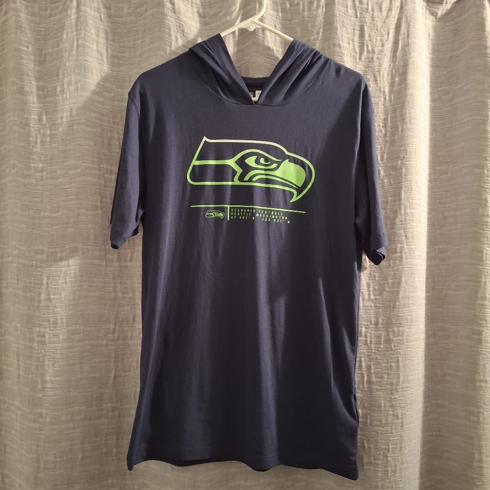 NFL Team Apparel Seattle Seahawks Navy Short Sleeve Hooded Men's T-shirt Size M